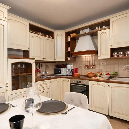 Villa Duga In For 12 People With Sea View & Only 1,2 Km From Porec