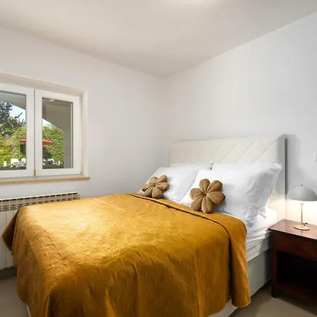 Villa Duga In For 12 People With Sea View & Only 1,2 Km From Porec