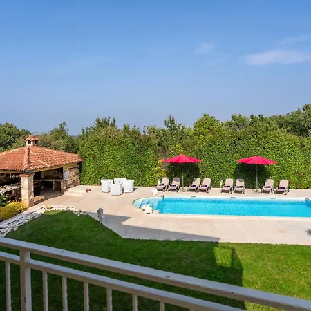 Villa Duga In For 12 People With Sea View & Only 1,2 Km From Porec