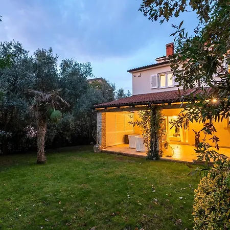 Duga In For 12 People With Sea View & Only 1,2 Km From * Porec