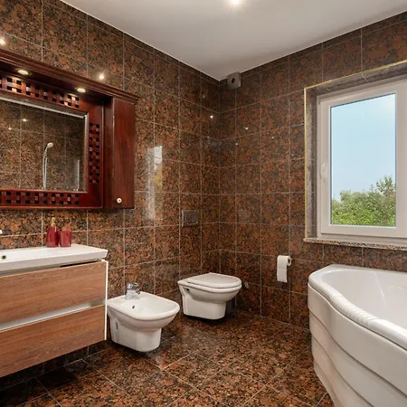 Duga In For 12 People With Sea View & Only 1,2 Km From Villa Porec