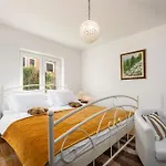 빌라 Duga In For 12 People With Sea View & Only 1,2 Km From